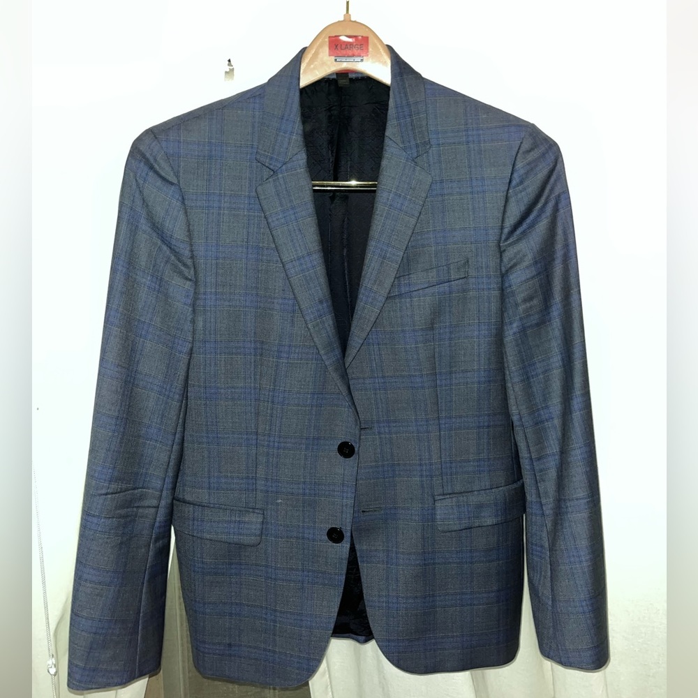 Hugo Boss Blue Plaid Suit Size 38S great condition